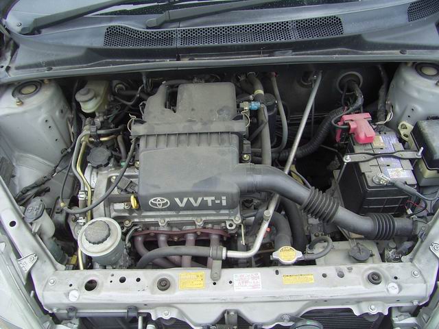 2001 Toyota Vitz Pictures