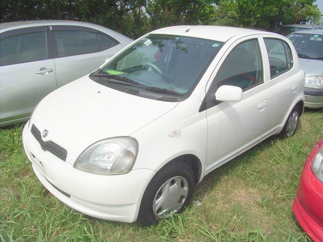 2001 Toyota Vitz Images