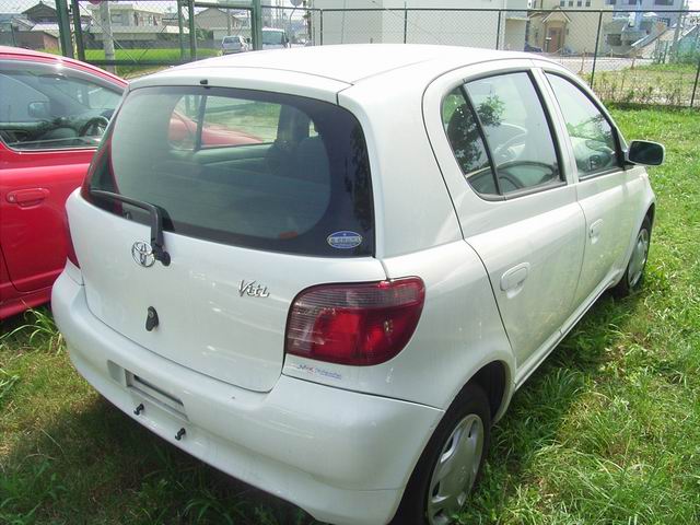 2001 Toyota Vitz Pictures