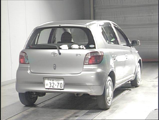 2001 Toyota Vitz Pics