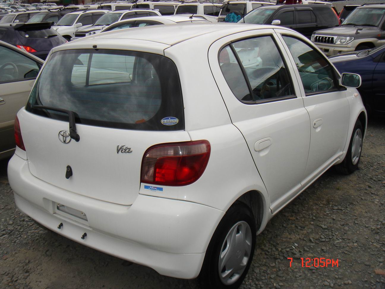 2001 Toyota Vitz Pictures