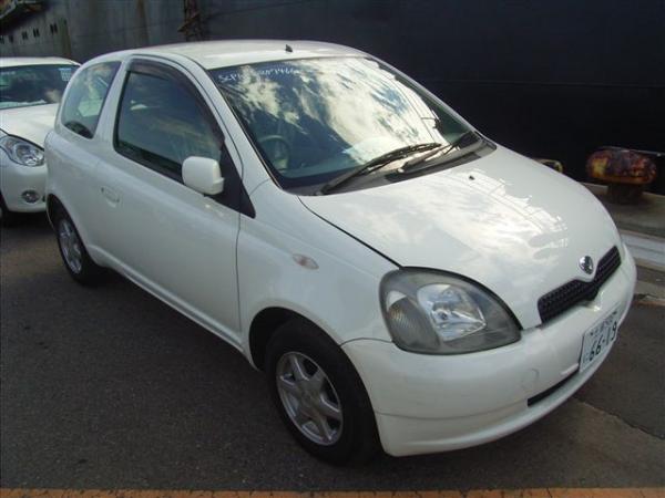 2001 Toyota Vitz Images