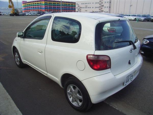 2001 Toyota Vitz Pictures