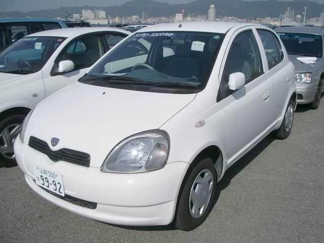 2001 Toyota Vitz Pictures