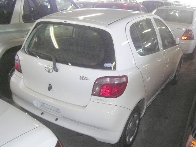 2001 Toyota Vitz Pictures