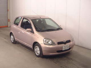 2001 Toyota Vitz Photos