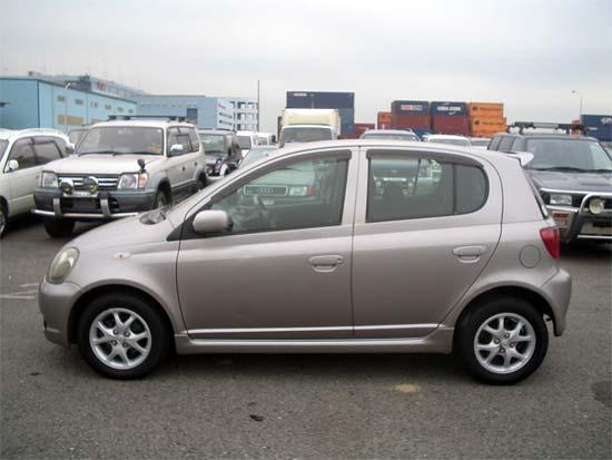 2001 Toyota Vitz Images