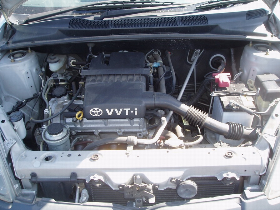 2001 Toyota Vitz Pictures
