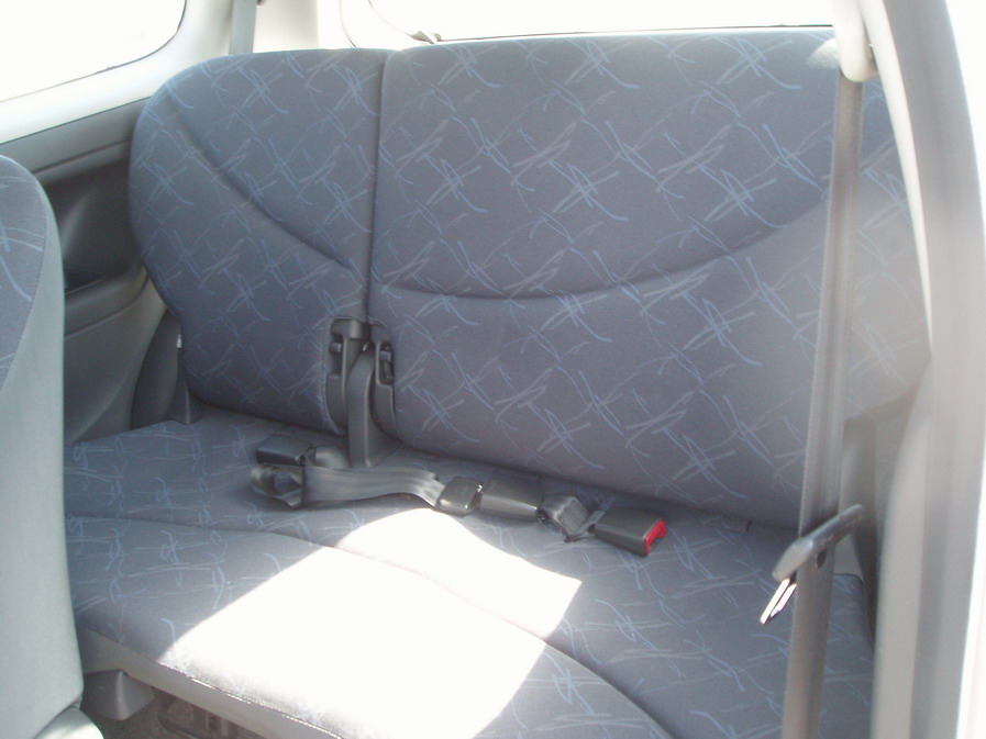 2001 Toyota Vitz Pictures
