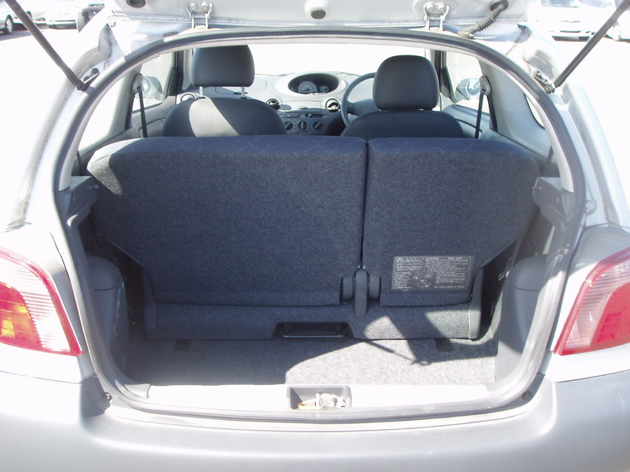 2001 Toyota Vitz Pictures