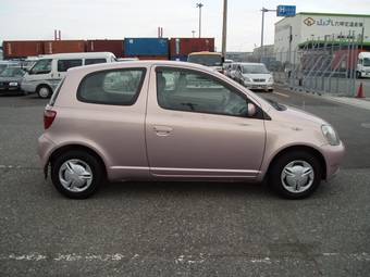 2001 Toyota Vitz Photos