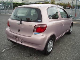 2001 Toyota Vitz Photos