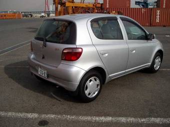 2001 Toyota Vitz Photos