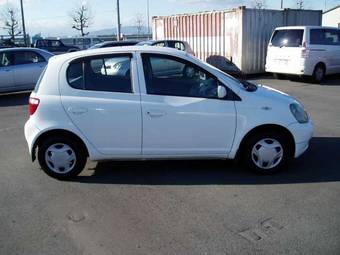 2001 Toyota Vitz Images