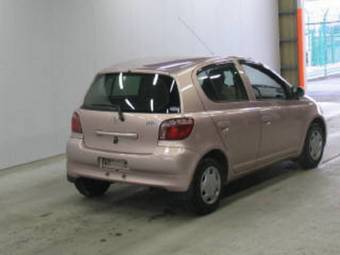 2001 Toyota Vitz Photos