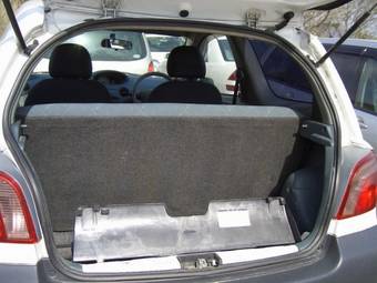 2001 Toyota Vitz Pictures