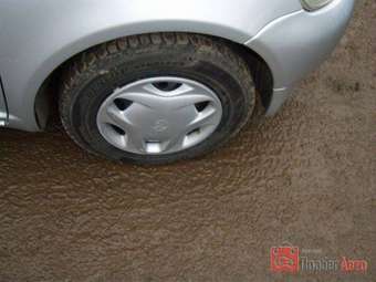 2001 Toyota Vitz Pics