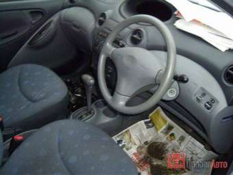 2001 Toyota Vitz Photos