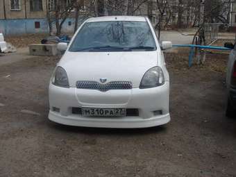 2001 Toyota Vitz Photos