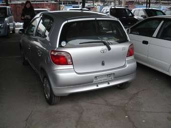 2001 Toyota Vitz Photos