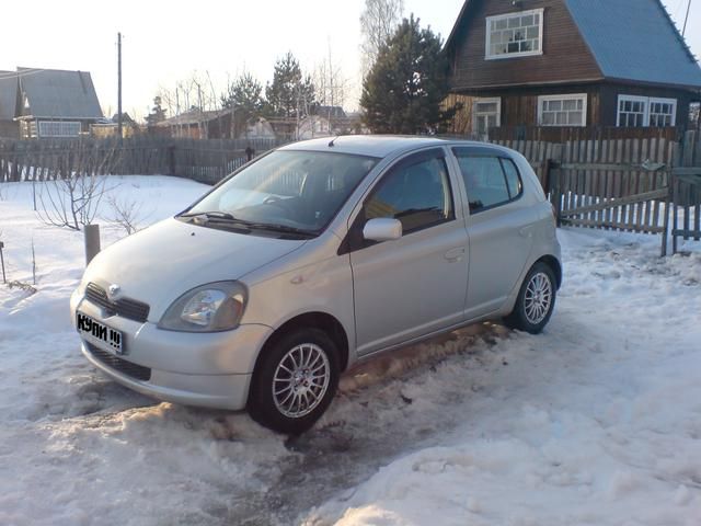 2001 Toyota Vitz