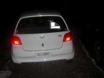 2001 Toyota Vitz Photos