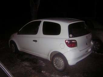 2001 Toyota Vitz Photos