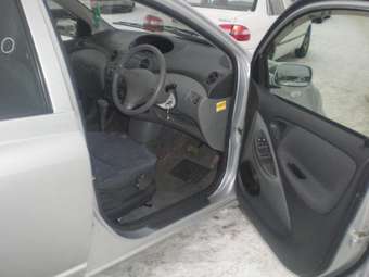 2001 Toyota Vitz Pictures