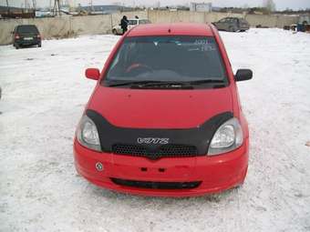 2001 Toyota Vitz Photos