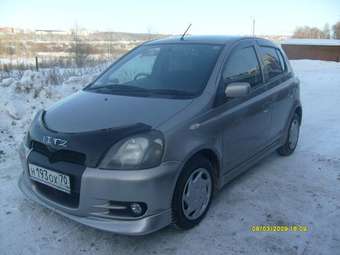 2001 Toyota Vitz Wallpapers