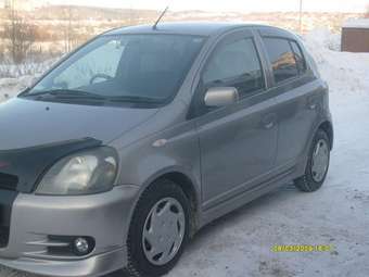 2001 Toyota Vitz Images