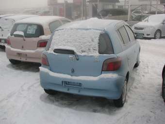 2001 Toyota Vitz Photos