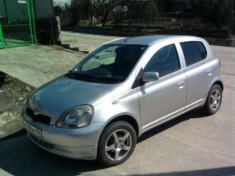 2001 Toyota Vitz Pics