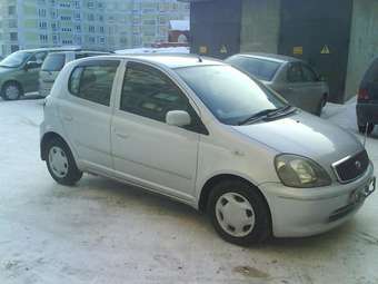 2001 Toyota Vitz Pictures