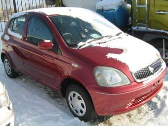 2001 Toyota Vitz Photos