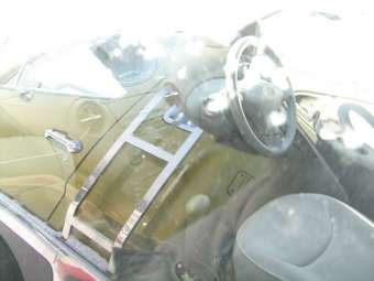 2001 Toyota Vitz Photos