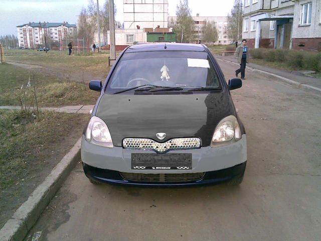 2001 Toyota Vitz