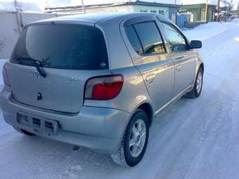 2001 Toyota Vitz Photos