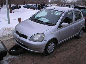 2001 Toyota Vitz Pics