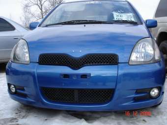 2001 Toyota Vitz Photos