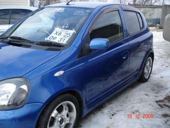 2001 Toyota Vitz Photos