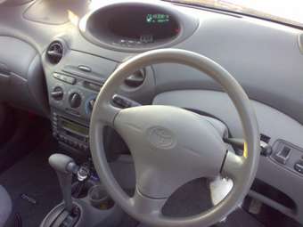 2001 Toyota Vitz Pics