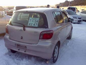 2001 Toyota Vitz Photos