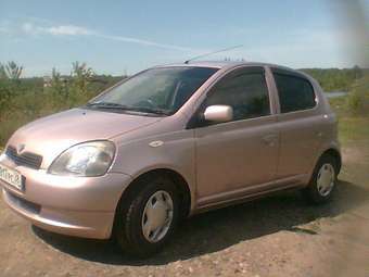 2001 Toyota Vitz Pics