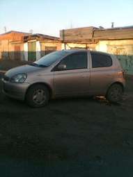 2001 Toyota Vitz Pictures