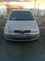 2001 Toyota Vitz Photos