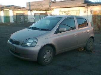 2001 Toyota Vitz Pictures