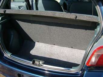 2001 Toyota Vitz Pics