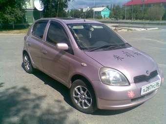 2001 Toyota Vitz Photos