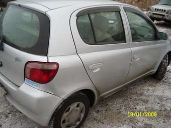 2001 Toyota Vitz Pictures